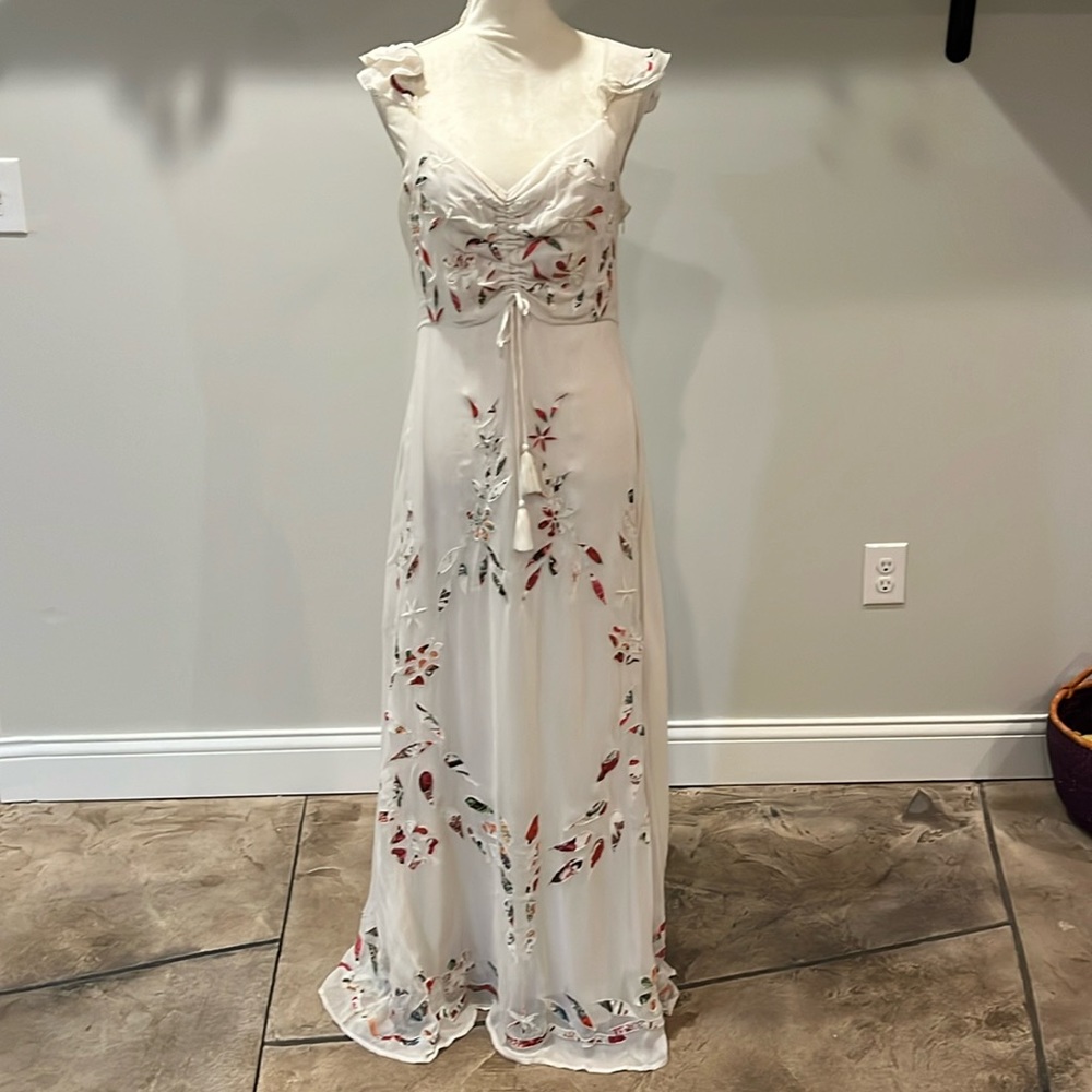 FARM Rio White Maxi Dress with Floral Embroidery